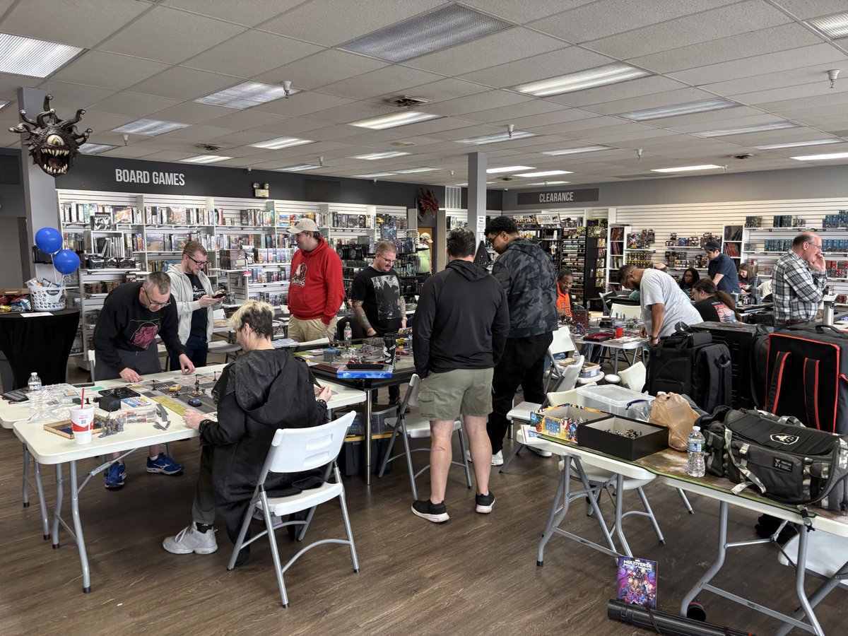 ExtraLifeSTL's tweet photo. This past weekend @MiniMartTalk hosted an event in support of Extra Life. Thank you Miniature Market! 💙👏🏼 https://t.co/d7BMvV4ve6