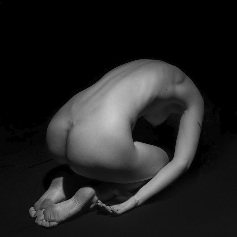 Thank you <a href="/Matt_Cross_/">Gitano</a> for making Monday evening merrier - glad, that edition of "Sculpted in Light" is now a part of your collection🫂✨
And - it means that just one final edition of this minimalistic B&amp;W piece remains✨