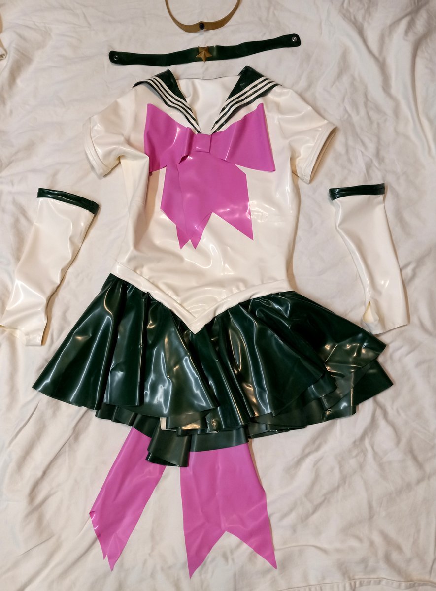 This Sailor Jupiter version of my Sailor Mars outfit includes 3D-printed accessories.  Buy the bodysuit and accessories together and save 10%!
etsy.com/listing/271825…

#latexfashion #cosplay #sailormoon #sailorjupiter