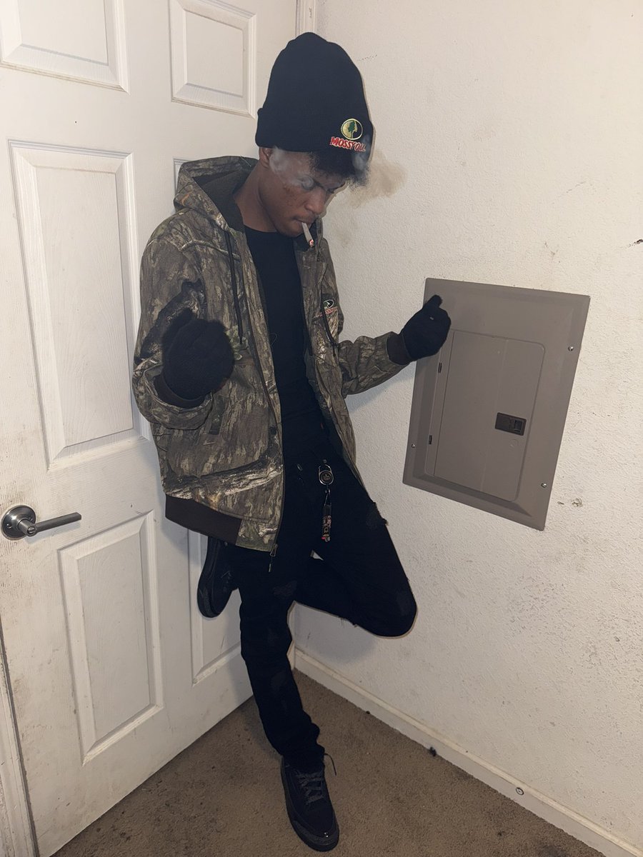 back3ndmike's tweet image. but you know that real niggas capitalize off anything  #ykthatt