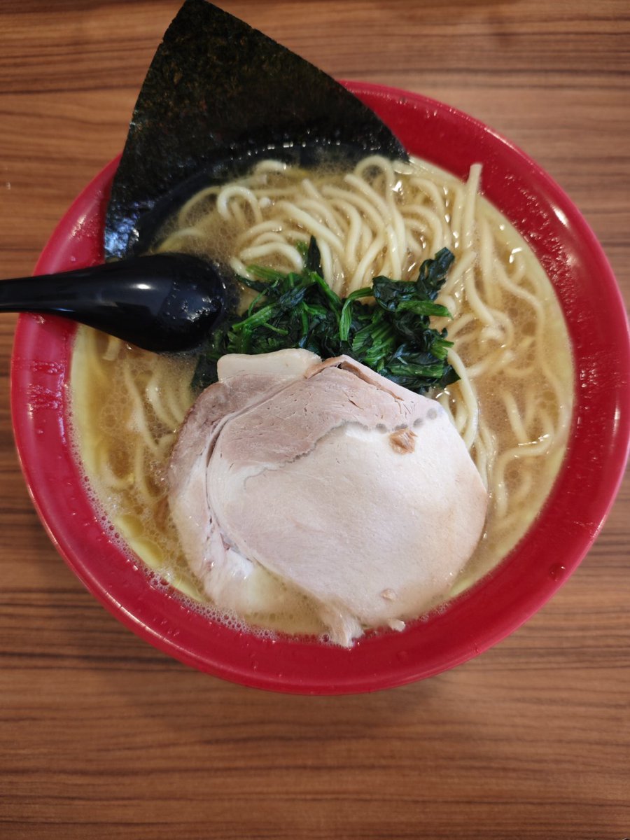 食べ物を撮るときは真上からがいいよとアドバイスをもらったことがあるけど、どんぶりに落としそう

世田谷百麺、とっても美味しかったです！