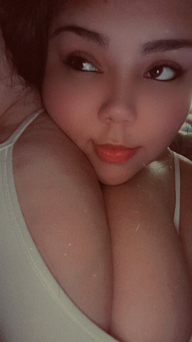 Lydia_paul420's tweet photo. You wake up next to me like this what are you doing #nonutnovember #nnn #tits #bigtits #cutegirl #useme #goon #gooner #milf #wakeuptothis #nsfw #nsfwtwt #goodmorning #hotgirl #brat #goodgirl #tease https://t.co/lSemoIMFje