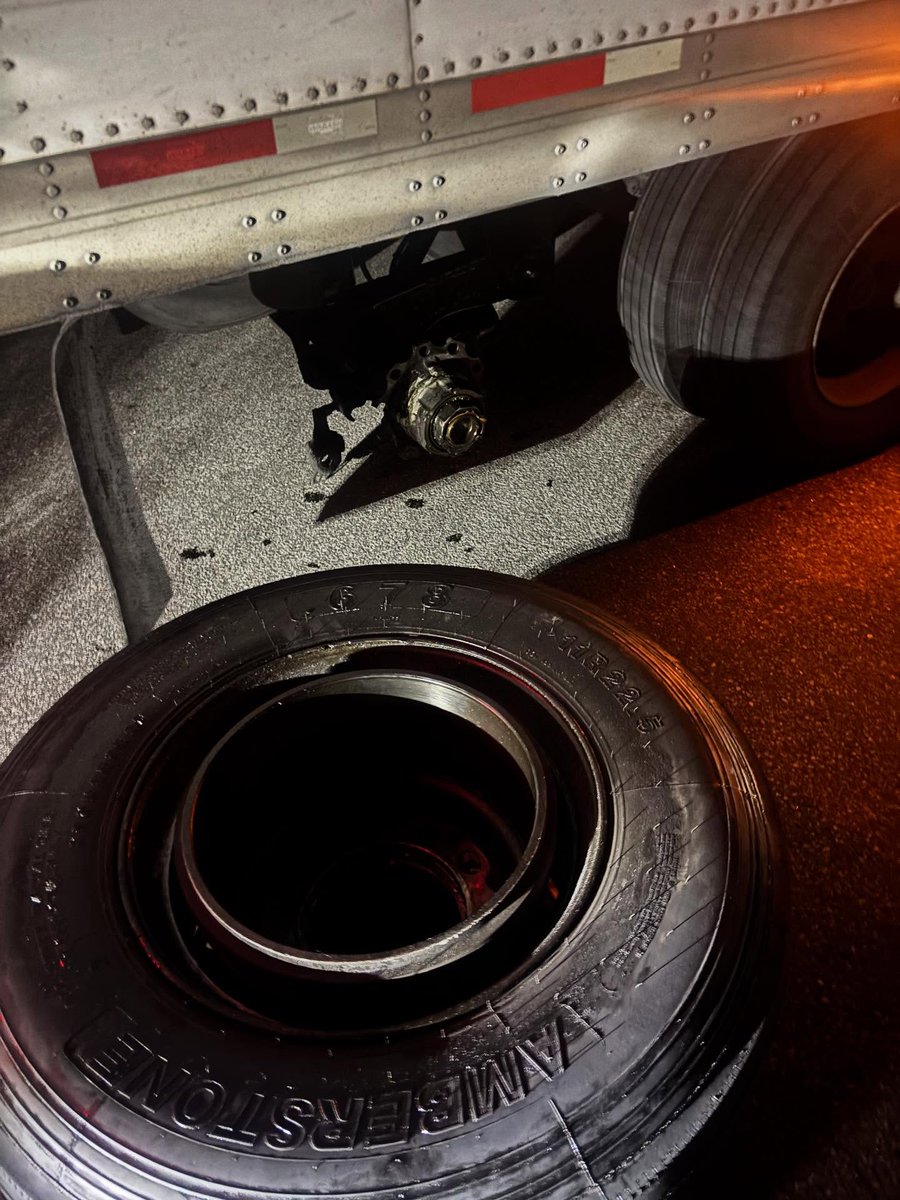 #DrydenOPP responded to a hazardous situation on  #Hwy17 near Waldhof involving a detached set of wheels from a commercial motor vehicle (CMV).
Officers determined the cause was a bearing failure on one of the trailer axles.

Charges have been laid:
Driver: Operating a CMV with a