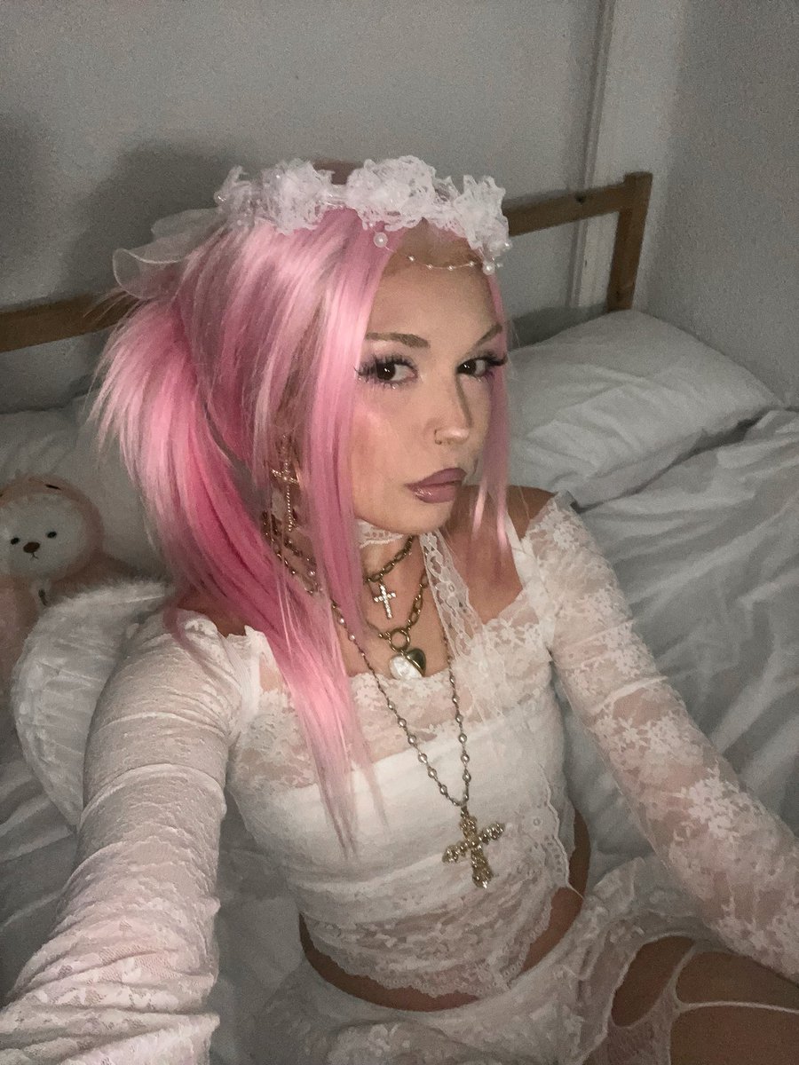 elena 🐜 tweet media