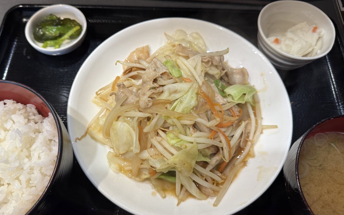 昨日は
あゆちゃんまんが
#アリーナ岩槻本店 のめしどき前で
たこ焼きのテイクアウト販売

たこ焼きは帰宅後に美味しくいただきました

あっ
お昼は今月の新商品ガリバタ定食をいただきました