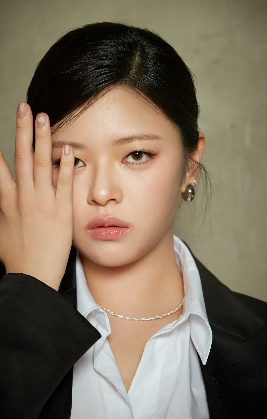 G43V_b1bQAAfpAW?format=jpg&name=large