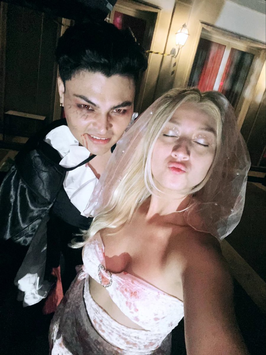 Jerryleon1994's tweet photo. 🧛🧛🎃 https://t.co/qFIdIhOj1A