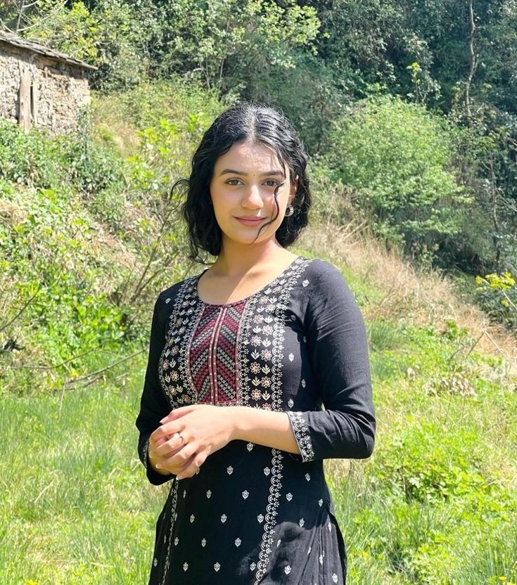 reshuu_ka's tweet image. The village girl you rejected once.