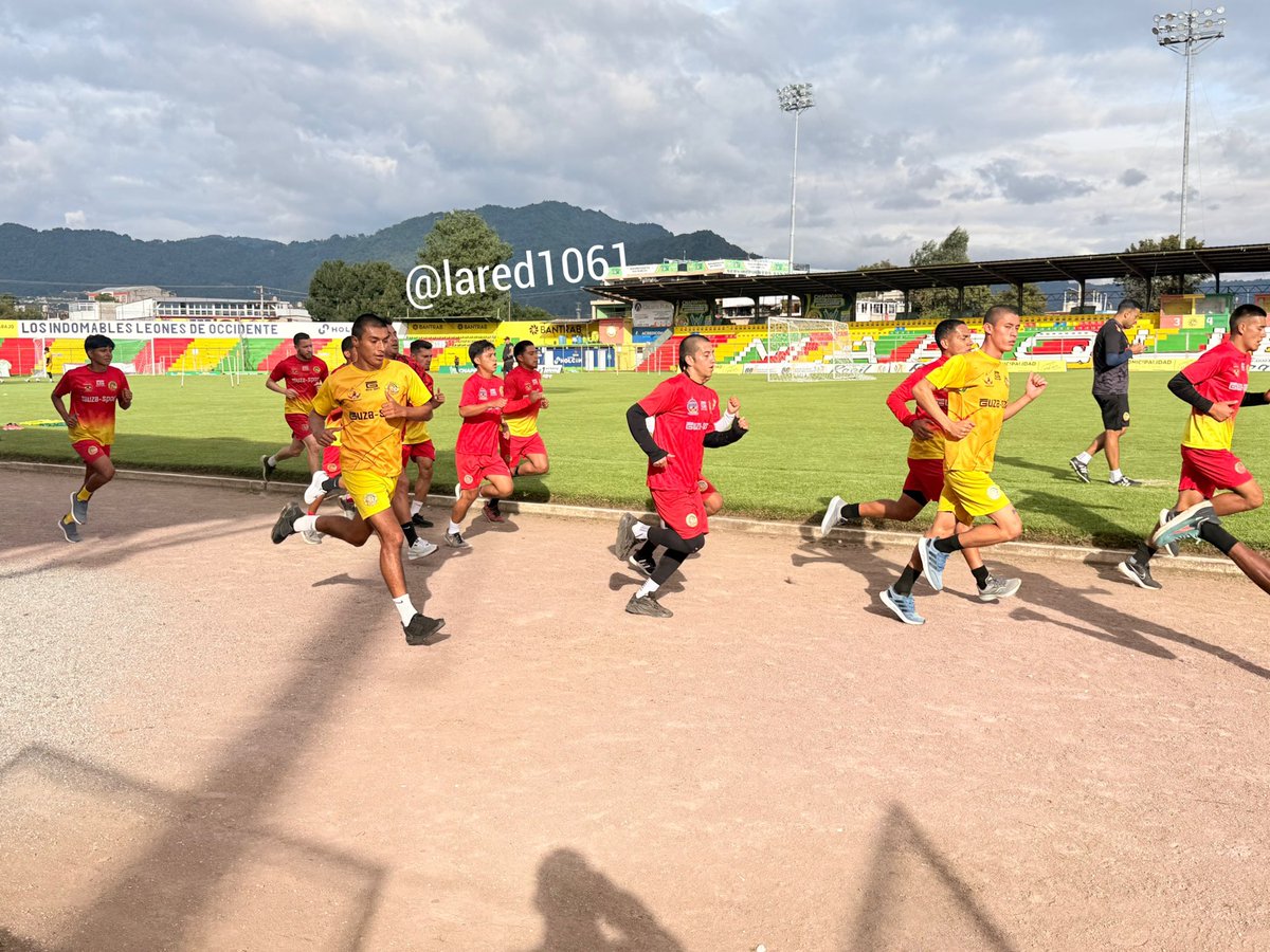 #LNFGenLaRED 

El equipo de los Leones cumple esta tarde con su práctica de trabajo; regenerativo y físico en el marquesa de la Ensenada. 

El miércoles se juega el #ClasicodeOccidente a las 20:00 hrs 

<a href="/Lared1061/">La Red</a>