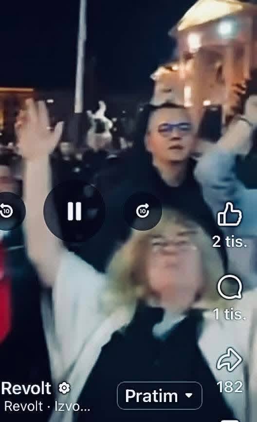 Arhiva!

Učinimo je poznatom! Gordana Latinović, kafe kuvarica u OŠ “ Bora Stanković”

Ćacolina Gordana Latinović, kafe kuvarica u OŠ”Bora Stankovuć”  je sinoć u ćacilendu pevala Dijani Hrki “Došla majka sina da isprati”