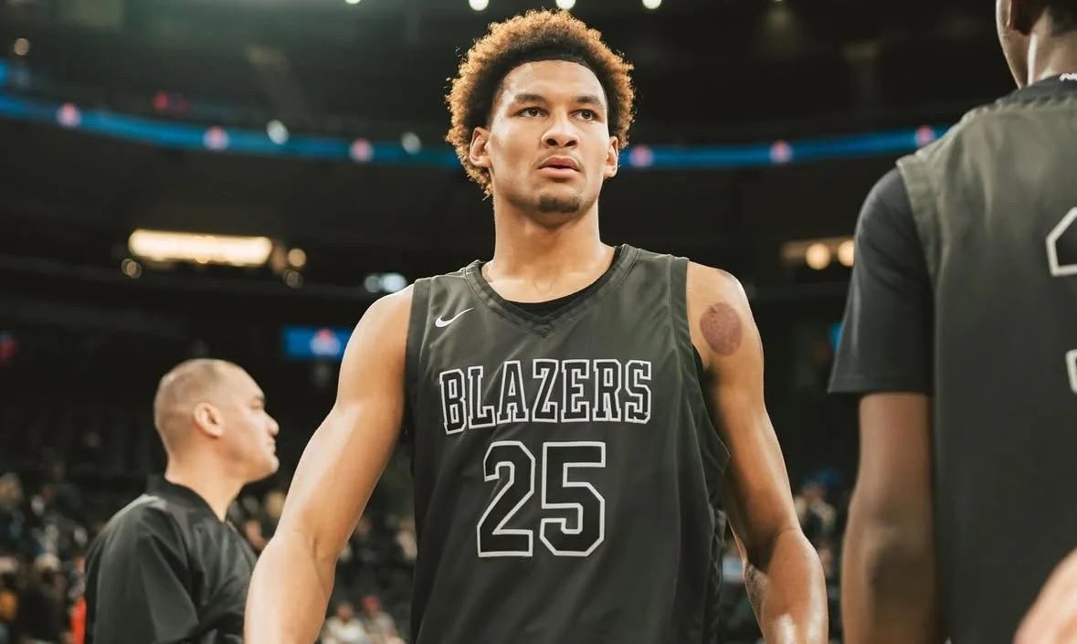 NEWS: Maximo Adams, the No. 24 overall recruit in the 2026 class, has cut his list to four schools, he tells <a href="/247Sports/">247Sports</a>. 

Finalists: Kentucky, Michigan State, UNC and Texas. || VIP: 247sports.com/college/basket…