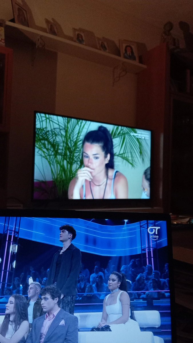 Amywhat6's tweet photo. El fomo en una foto #OTGala7 https://t.co/3bE09Vz7sk