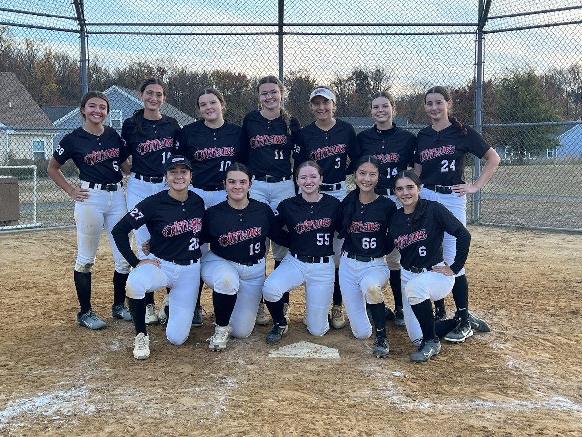 JOutlaws16uGold's tweet photo. What a great last weekend  for these ladies. Finished 2nd in @nightmarefp Octoberfest. Along the way to the finals we knocked off the #2 and #3 seed, while batting .309, scoring 56 runs n giving up 19! So proud!!! #team2 #fireeee🔥🔥 #PACT @JOutlawsGold_DB @jerseyoutlawsfp https://t.co/ziQFBiMMHx