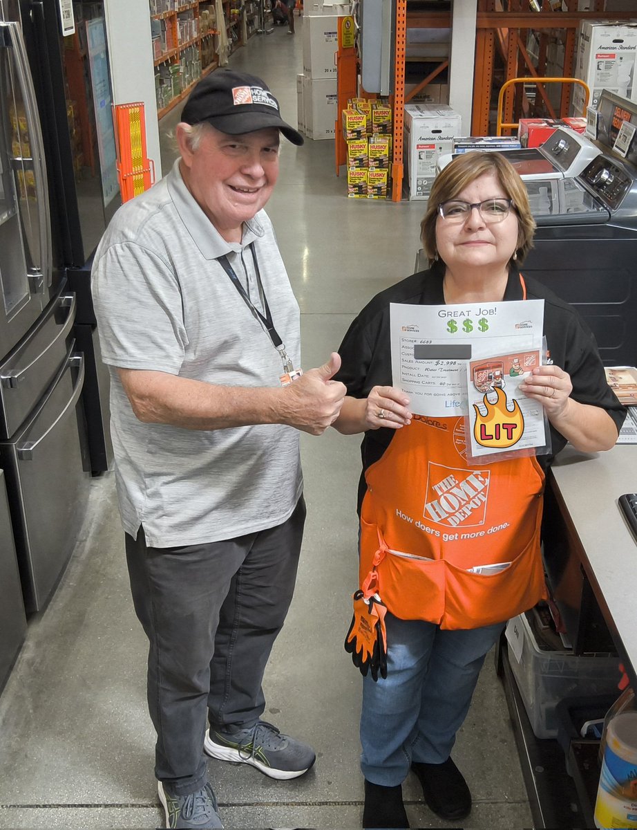 dstith76's tweet image. 📢 Marvelous job!!!! By Dolores @homedepot 6683 for Driving @RainSoft Water Treatment Sales that equals 40 shopping carts pushed out in 2 mins 💰💵💰💵💰  Awesome Customer Service #TrendingOrange #Homeraward