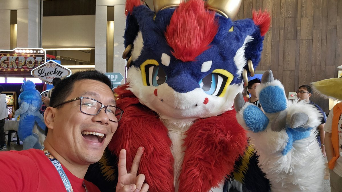 Just a couple favorite selfies from #Infurnity2025 🐉❤️
