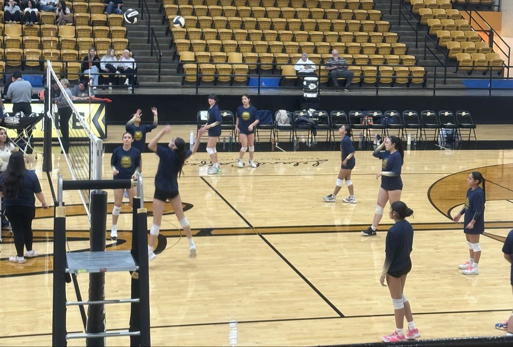 FHS Varsity Volleyball ready to represent‼️ <a href="/FabensISD/">Fabens Independent School District</a> 🏐