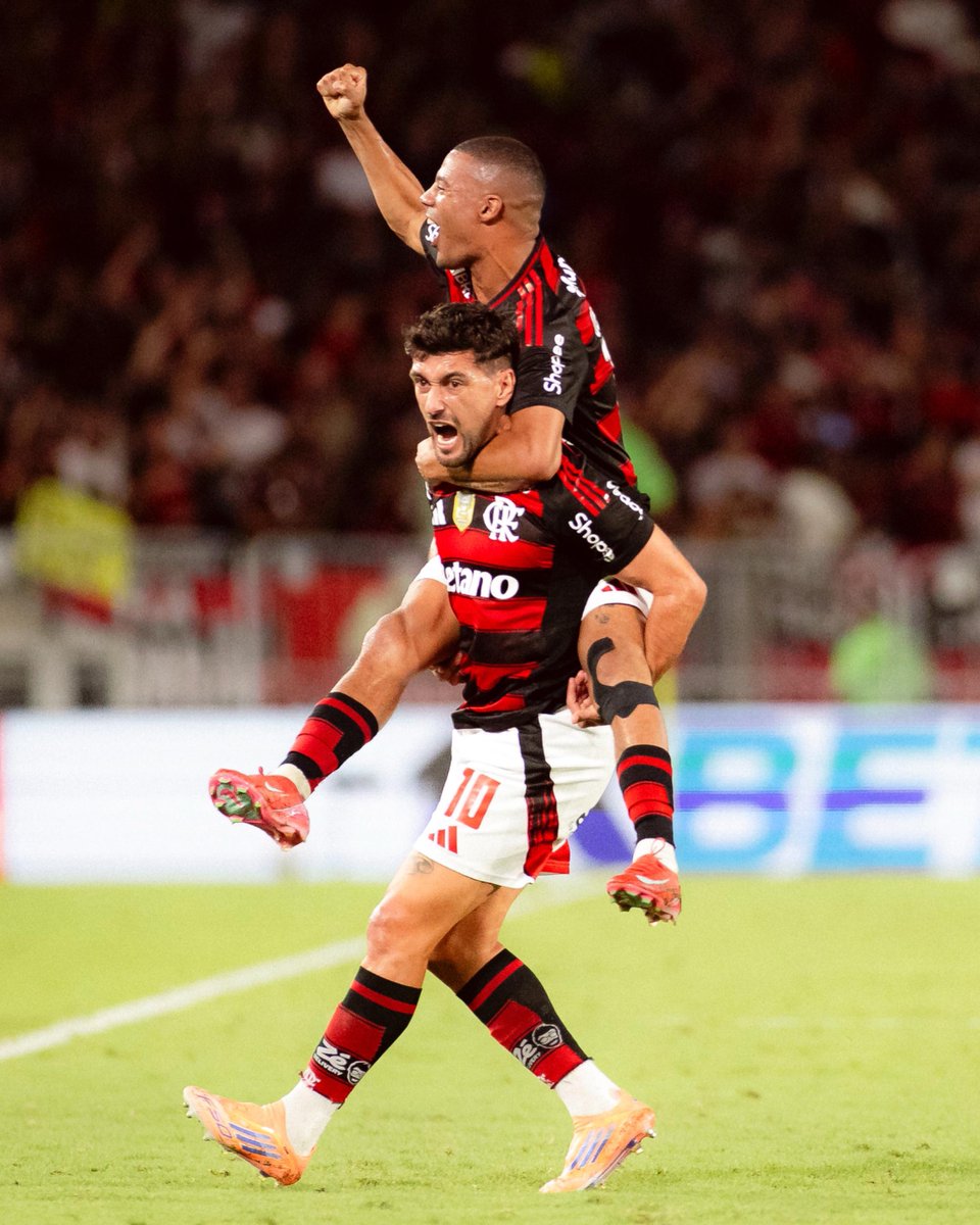 GiorgiandeA's tweet photo. Esse moleke aqui joga muito ❤️🖤 https://t.co/RYA0MCWWU7