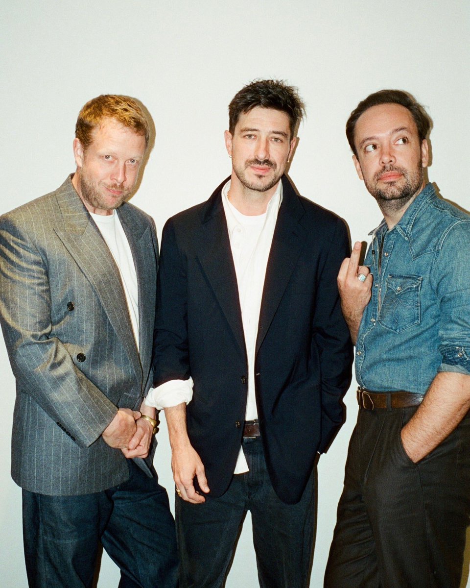Mumford & Sons tweet media