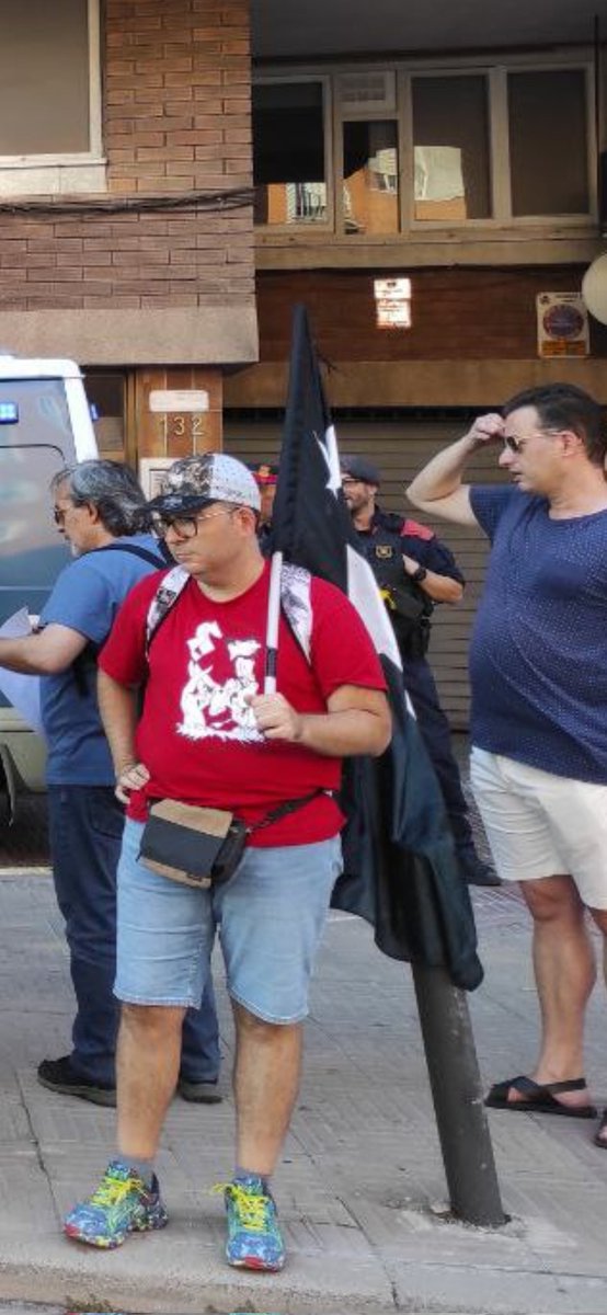 El que demanes//el que t'arriba.