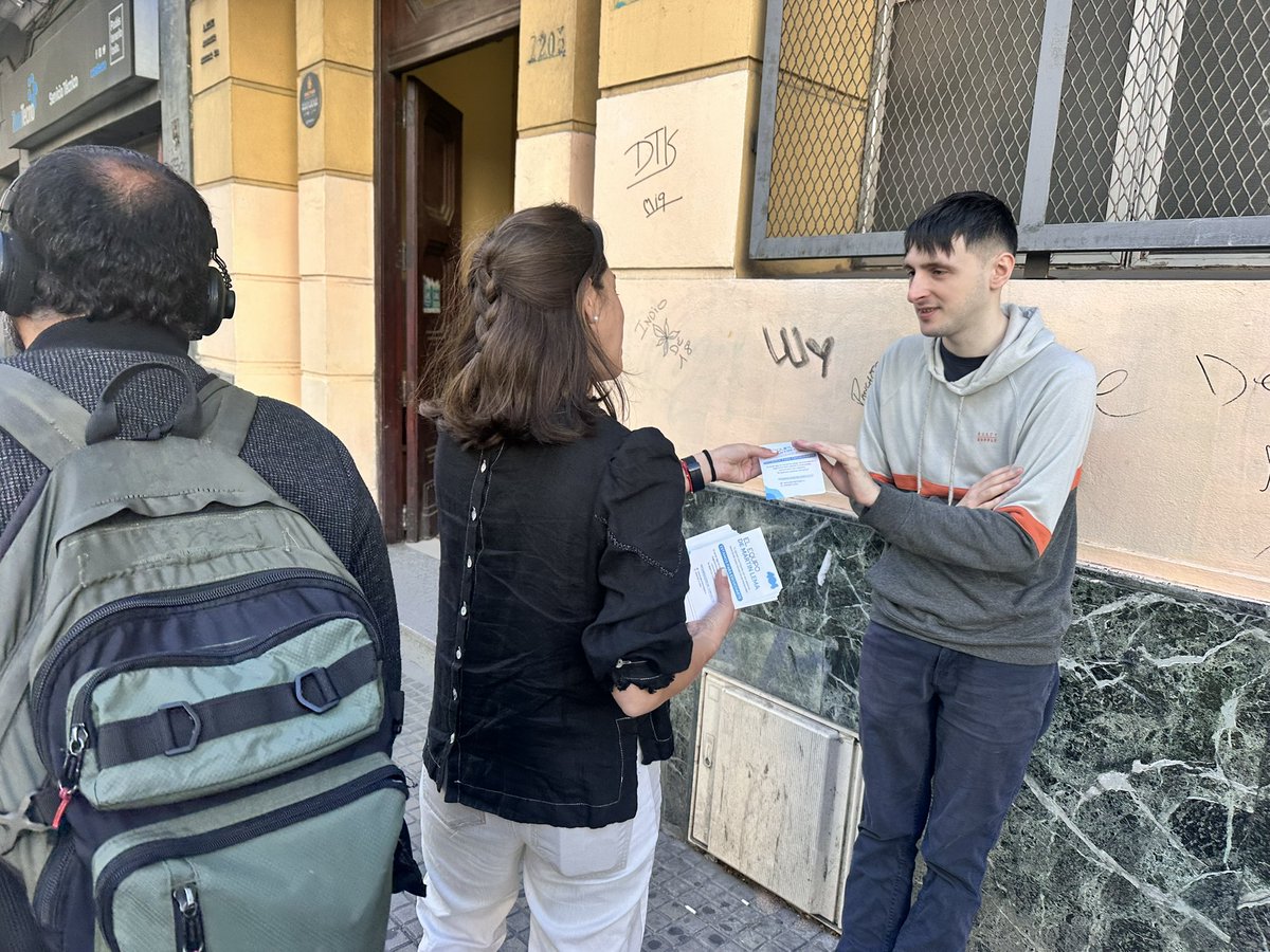 faraujo404's tweet photo. Lunes de caminata, hoy recorrimos 18 de julio junto a @AntoQuijada2 @emiglielma y @FranBonahon, para conversar con vecinos y comerciantes sobre el nuevo proyecto de @martinlemauy y escuchar sus propuestas e inquietudes. https://t.co/9aJLx3BZsx