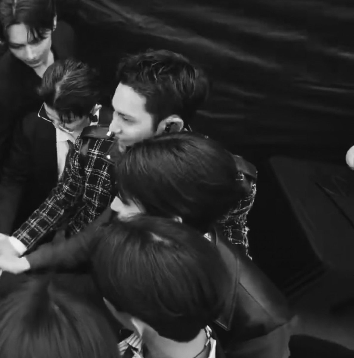 kloe • 클로이 tweet media