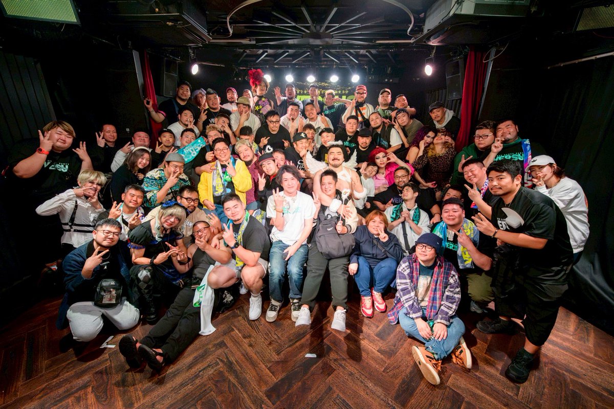 🙇‍♀️🙇🙇‍♂️皆様へ御礼🙇‍♂️🙇🙇‍♀️ 

11/2のAiSOTOPE LOUNGEで
開催したVERSUSに
御来場頂いた皆様
本当に有り難うございました！

音楽で性別年齢関係無く
お酒と音楽とお喋りと踊りで
楽しい空間を作る事に
毎回色々とアイデアを振り絞って
年1の馬鹿騒ぎを
やってるわけですが
毎回沢山の方々や
