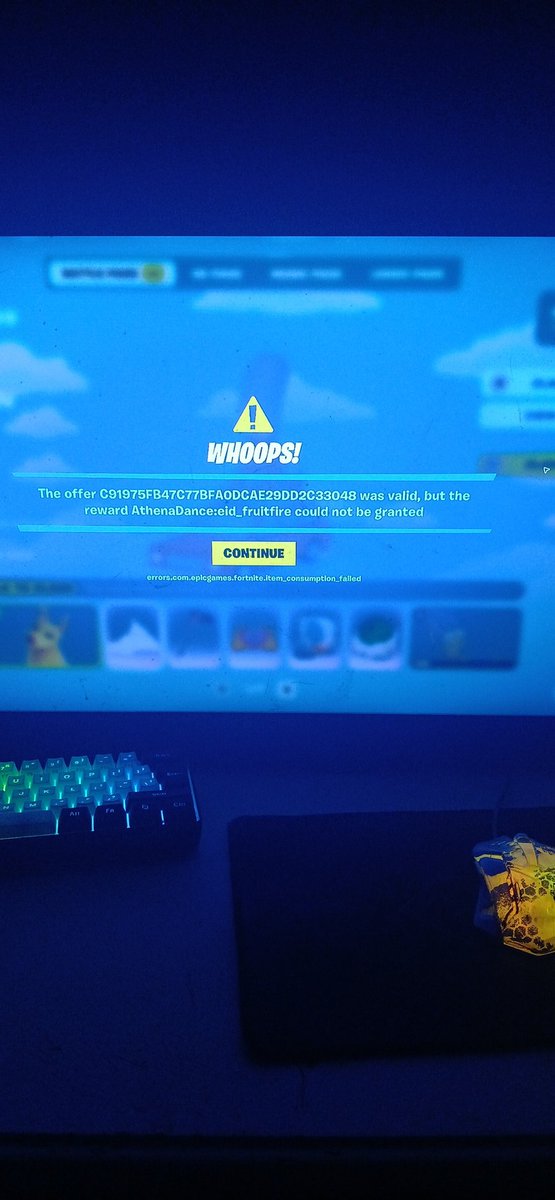 PBeast344's tweet photo. @FortniteStatus I have 49 rewards to claim, but when I try and claim them, I get the error message shown in the second image and I also have video proof of the error message I'm getting please investigate this https://t.co/k0sYCaJRAX