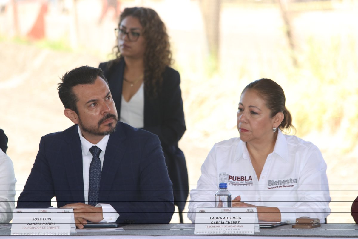 <a href="/armentapuebla_/">Alejandro Armenta</a> <a href="/Gob_Puebla/">Gobierno de Puebla</a> <a href="/JManuelC_Puebla/">José Manuel Contreras</a> <a href="/InfraGobPue/">Secretaría de Infraestructura</a> <a href="/JLG_PARRA/">José Luis García Parra</a> <a href="/aguilar_pala_S/">Samuel Aguilar Pala</a> <a href="/Segob_Puebla/">SEGOB Puebla</a> <a href="/artemisa_laura/">Laura Artemisa Oficial</a> <a href="/Bienestar_Pue/">Secretaría de Bienestar</a> <a href="/SSPGobPue/">Secretaría de Seguridad Pública</a> <a href="/SPFAGobPue/">Secretaría de Planeación Finanzas</a> <a href="/JosefinaM_SPFA/">Josefina Morales Guerrero</a> <a href="/Titomino/">Miguel Ángel</a> <a href="/armentapuebla_/">Alejandro Armenta</a> <a href="/Gob_Puebla/">Gobierno de Puebla</a> <a href="/JManuelC_Puebla/">José Manuel Contreras</a> <a href="/InfraGobPue/">Secretaría de Infraestructura</a> <a href="/JLG_PARRA/">José Luis García Parra</a> <a href="/aguilar_pala_S/">Samuel Aguilar Pala</a> <a href="/Segob_Puebla/">SEGOB Puebla</a> <a href="/artemisa_laura/">Laura Artemisa Oficial</a> <a href="/Bienestar_Pue/">Secretaría de Bienestar</a> <a href="/SSPGobPue/">Secretaría de Seguridad Pública</a> <a href="/SPFAGobPue/">Secretaría de Planeación Finanzas</a> <a href="/JosefinaM_SPFA/">Josefina Morales Guerrero</a>

#fotogalería #galeríaúnica #Puebla #contingencias

#fotos: Miguel Ángel Huerta <a href="/Titomino/">Miguel Ángel</a> #único 📸