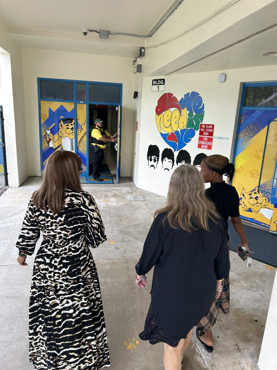 Debra Hixon tweet media