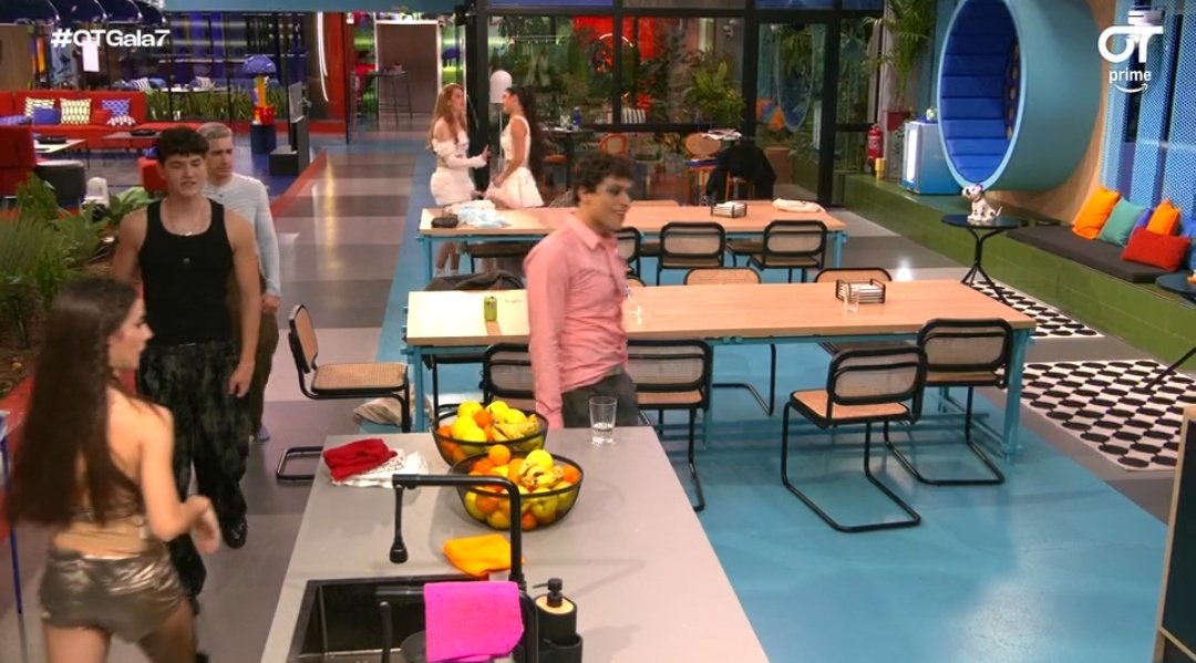 Tinho :

"Hoy he sido artista invitado... A irse a su casa"

#OTGala7 #OTDirecto4N