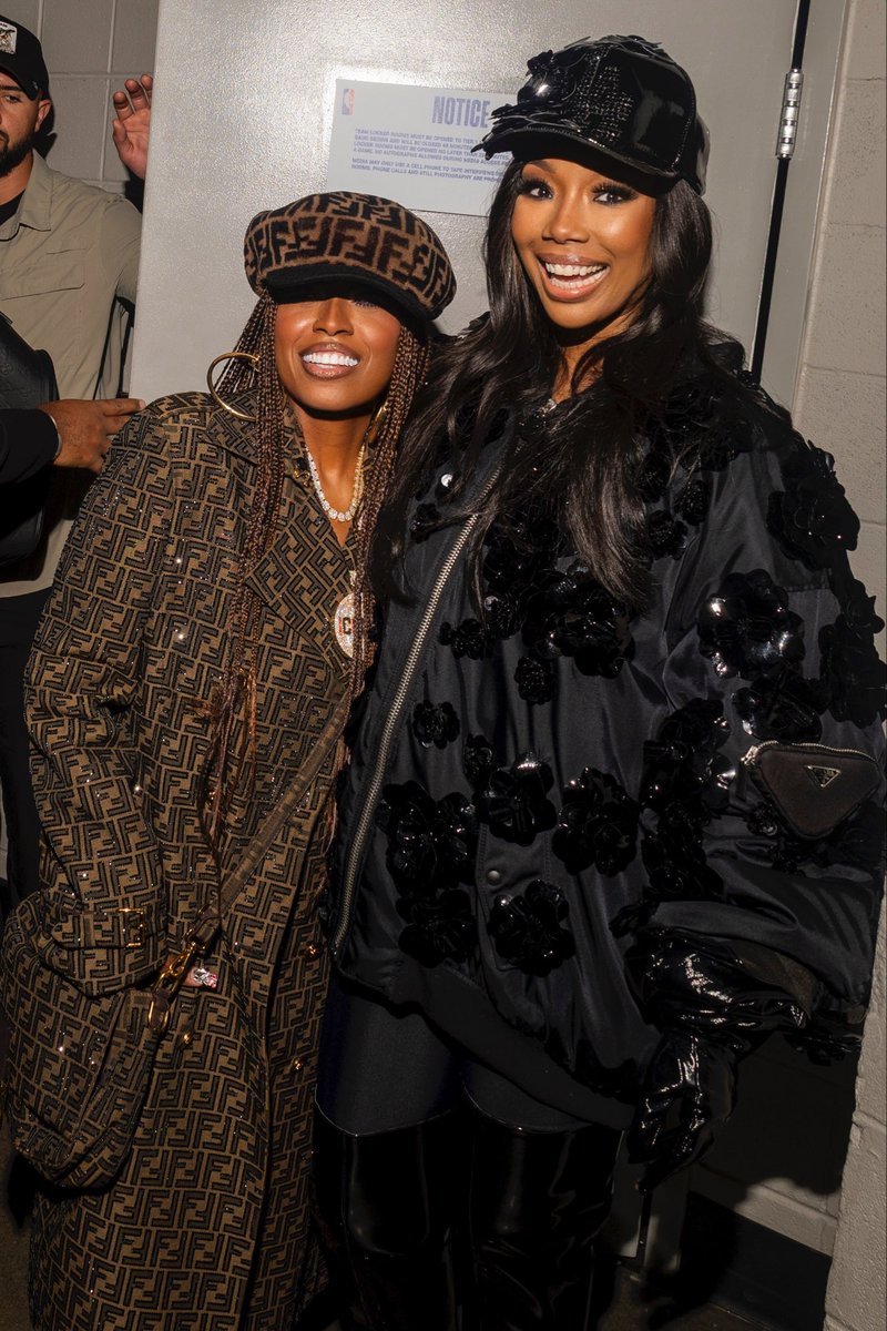 MissyElliott's tweet image. The Boy is Mine Tour🔥 Thank you Moe my sis 4eva 🫶🏾Shout out to those who lived in the era of @MonicaDenise &amp;amp; @4everBrandy you see how historical this is in music to see these two LEGENDS share the stage singing the soundtrack songs to many of our lives🔥🔥🔥