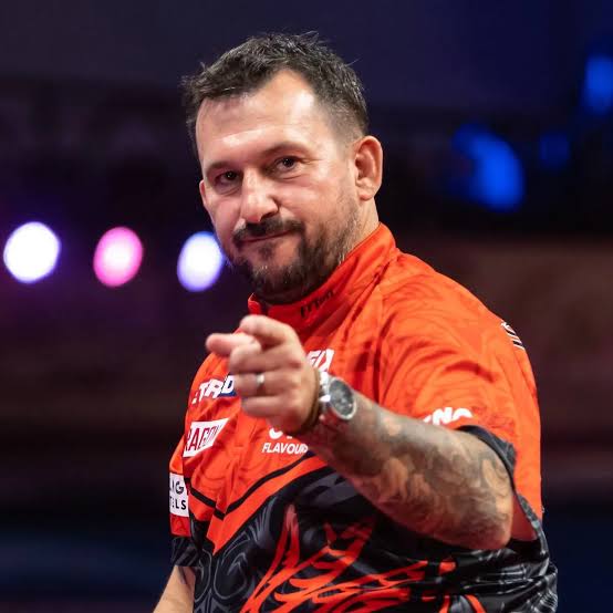 Since the start of 2021, Jonny Clayton has taken out 121 80 times. EIGHTY times. Only five of them legs have NOT been in 12 darts 🏴󠁧󠁢󠁷󠁬󠁳󠁿🔥