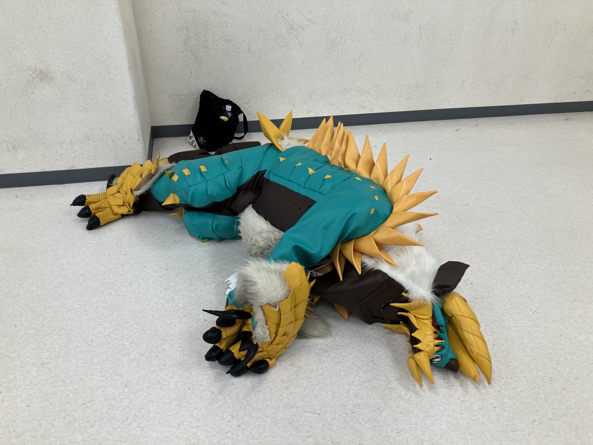 朝っぱらから既にねむねむ…⚡️🐶💤