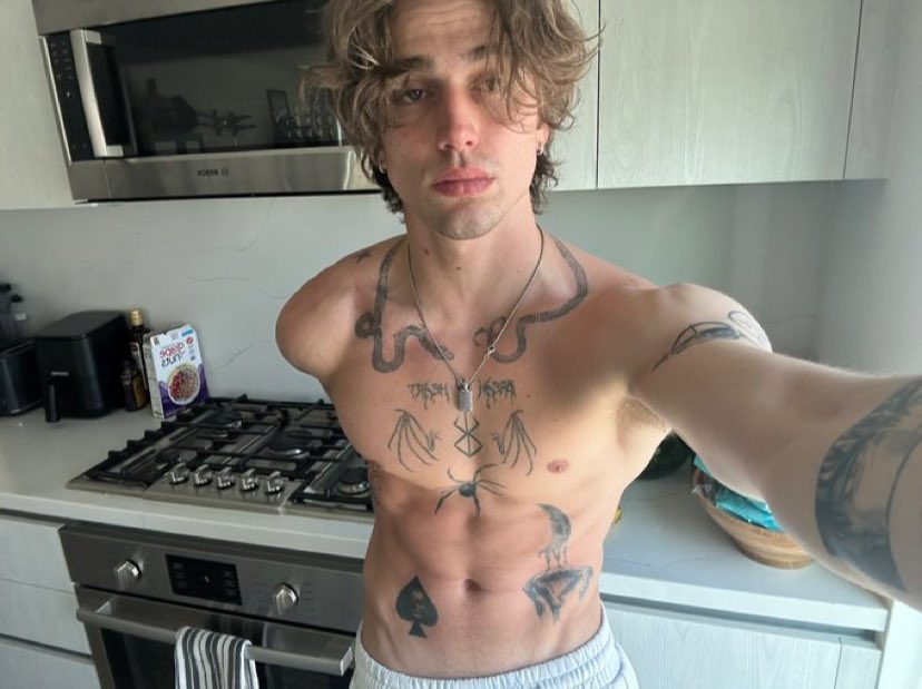 jockforced's tweet image. Who wants a snack?