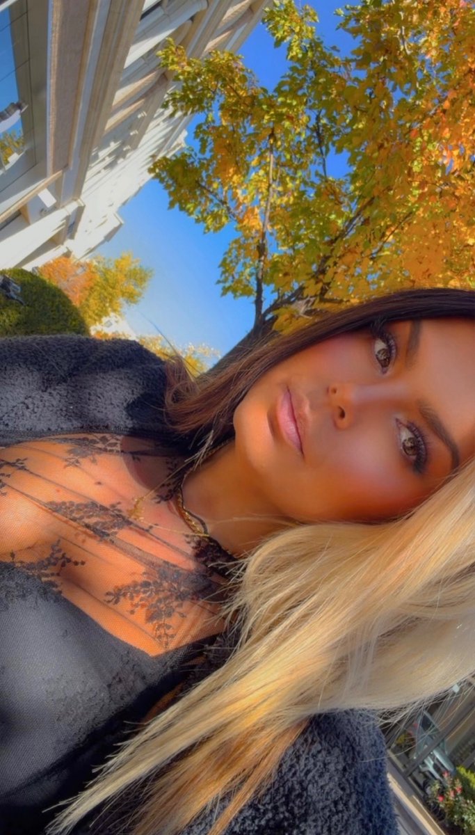 ashslayyyxo's tweet image. we could sit on this bench + you could give me your shiny pokémon 🧚✨