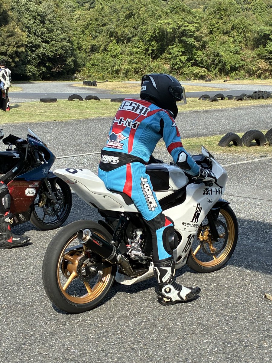 ❤︎SLM❤︎ページ 今日はシロの気分🤍 お洋服タグ付けしてます🏷️ #ootd