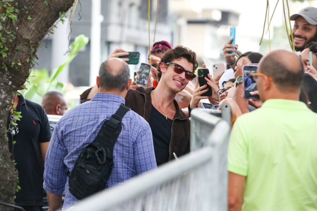 shawndailyybr's tweet image. 📷| Shawn Mendes hoje atendendo fãs hoje no Rio de Janeiro 🇧🇷

@ShawnMendes @ShawnAccess

#shawn #mendes #mendesarmy #earthshotprize