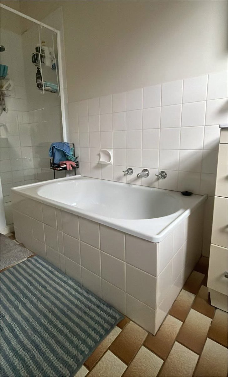 My ideal afternoon bath:
> Be Australian.
> Burning insence in bathroom.
> Hot bubble bath with magnesium salts and bubbles.
> Turn on some Lofi House music (Katarakt mixes).
> Have rolled up towel behind my head.
> Apply face mask.
> Crack open a beverage of choosing.
> Smoke a