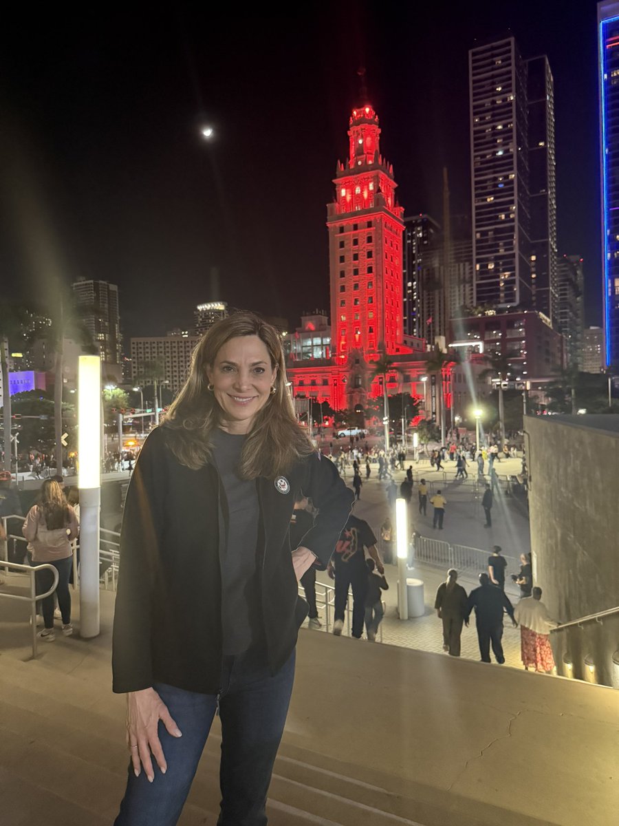MaElviraSalazar's tweet photo. Freedom lives in our heart, and it beats right here in Miami. 
- - - 
La libertad vive en nuestro corazón… y late con fuerza aquí en Miami.
#freedomtower https://t.co/DSD83q1vrF