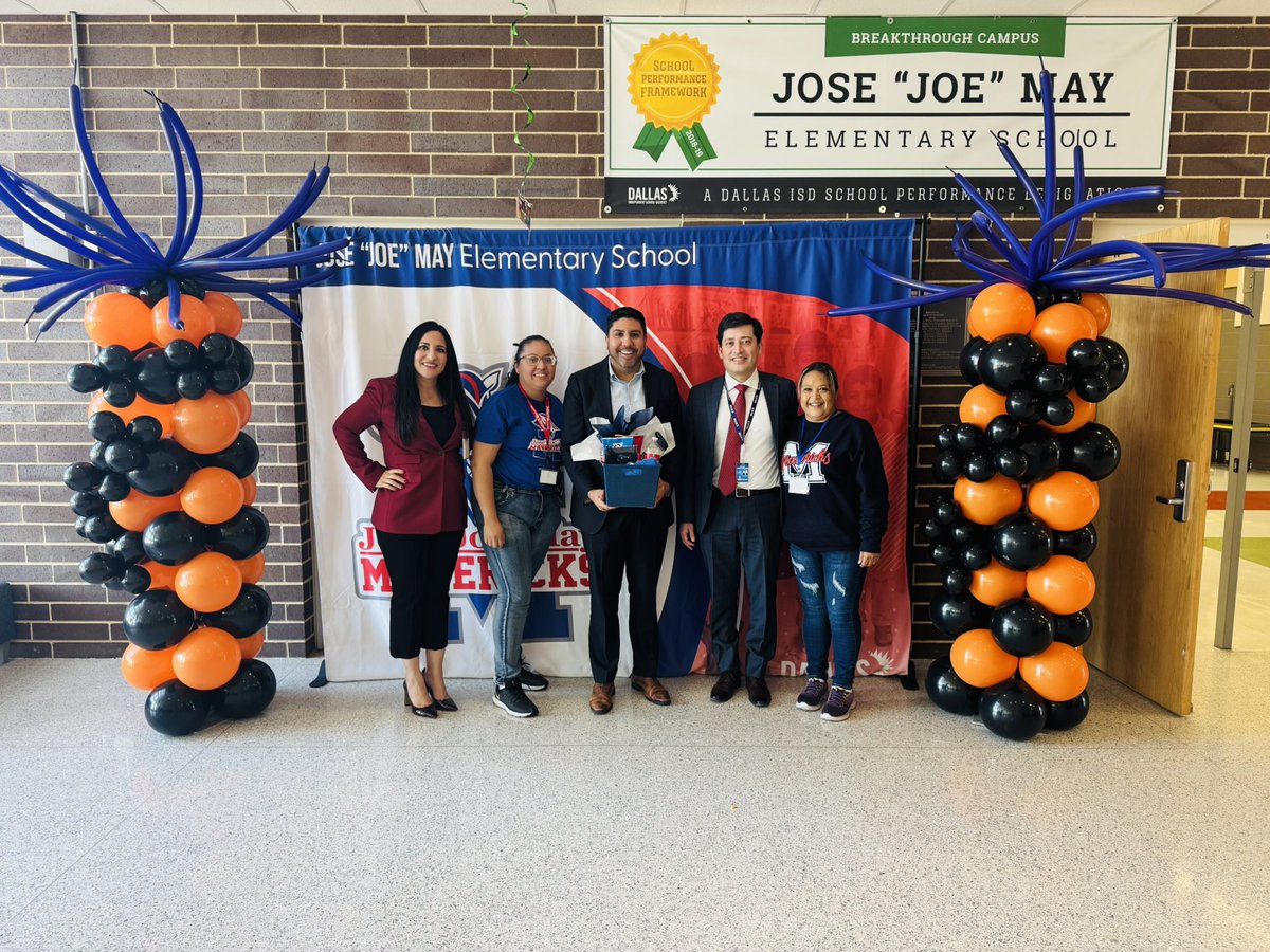 SoniaLoskot's tweet image. 🌟 Exciting day at Joe May Elementary, where our Mavericks are leading the way! 💙💛
Thank you, Trustee Carreon, for visiting and celebrating the incredible learning happening on our campus — your belief in our students and staff fuels our purpose! 🙌 @RyanZysk @TJVT_Dallas…