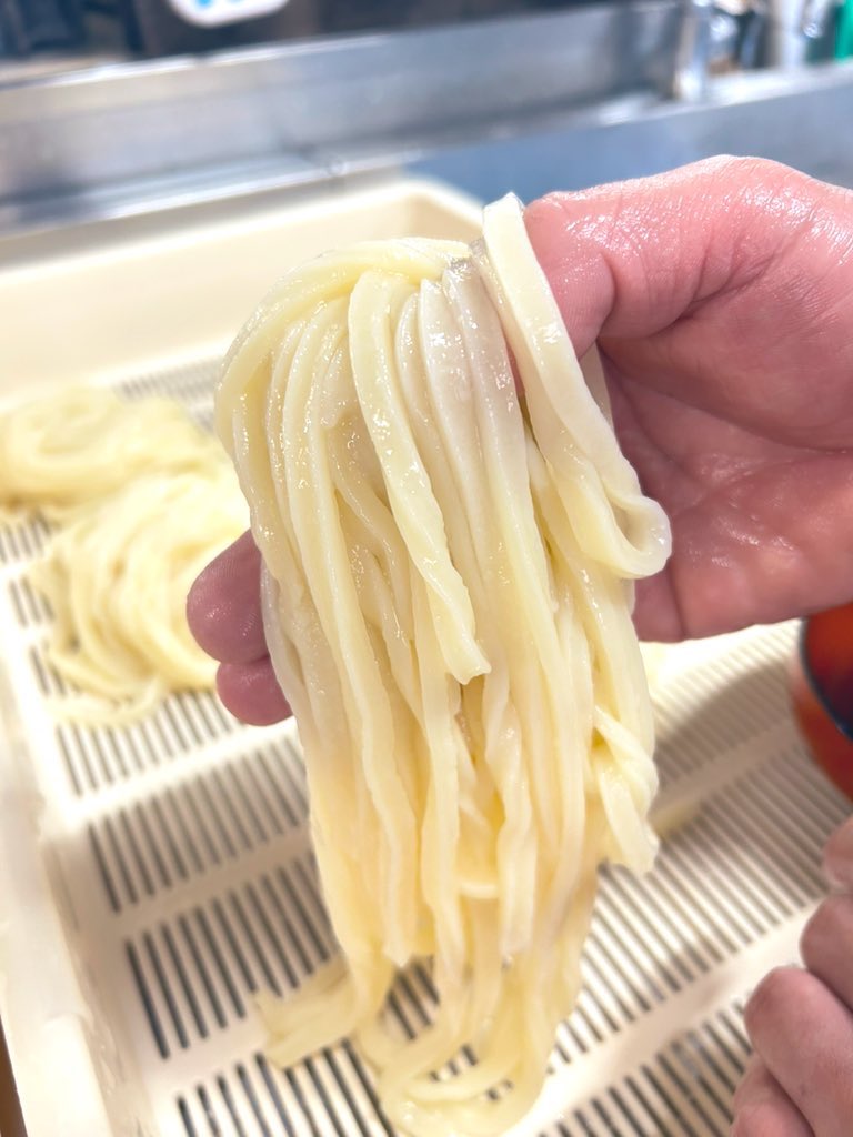 おはようございます！

週末はお久しぶりのお客さま方とお会いできました✨
ご出産後初赤ちゃんを連れてご来店。
『この子はここのうどんでできてます』
なーんて言うてくださって...🤭💕
いろいろあるけれどお客さまとのお付き合いがシンプルにうれしいですね✨

野菜のおかずあります！

 #山もり