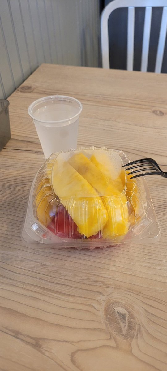 Pjrojas1975's tweet image. Vegan dining this afternoon at Gorganson&apos;s!#drinks##snack##sideorder##maincourse##pomonaca#