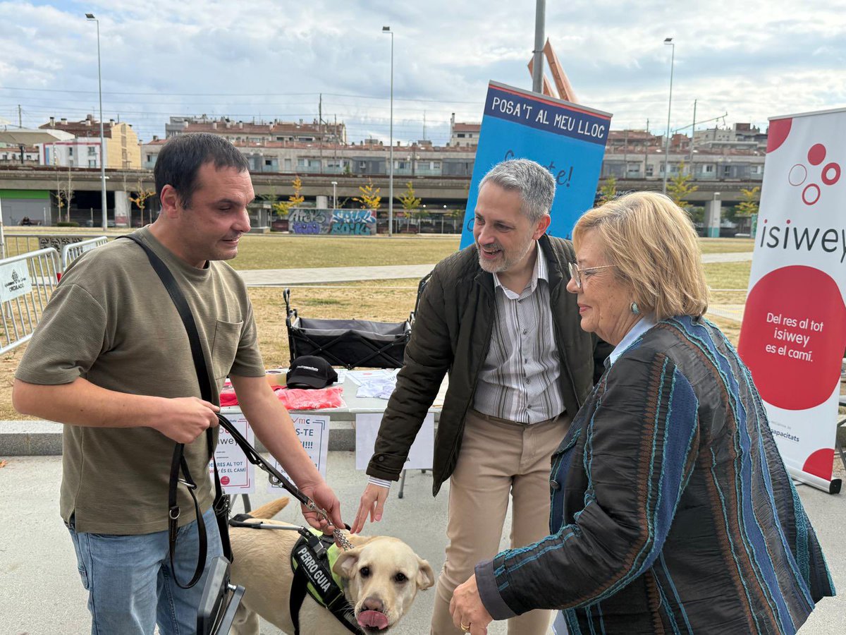 Quin goig va ser per a la senadora <a href="/LluisaBlanch/">Lluisa Blanch Fulcara</a> i per a mi, aquest diumenge, poder lliurar medalles a la mainada que va participar en la 5a Cursa Adaptada d’Infants i Joves, una altra gran iniciativa de <a href="/multicapacitats/">Multicapacitats</a>.