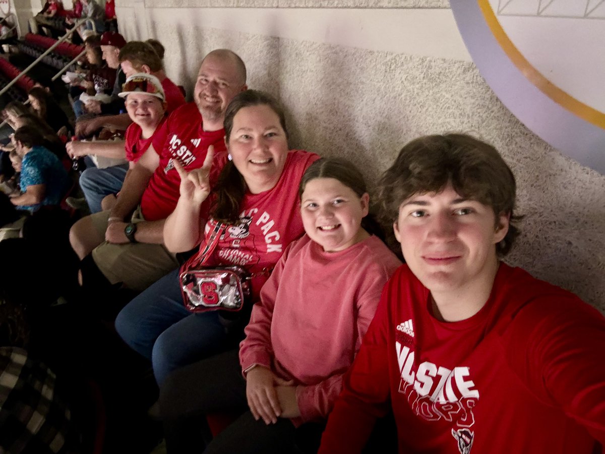 jamieaaron04's tweet photo. Feels good to be back! Even on the top row for non conference!! Crazy stuff! #gopack #myhorizon ❤️🐺 https://t.co/x2n3mrMxRP