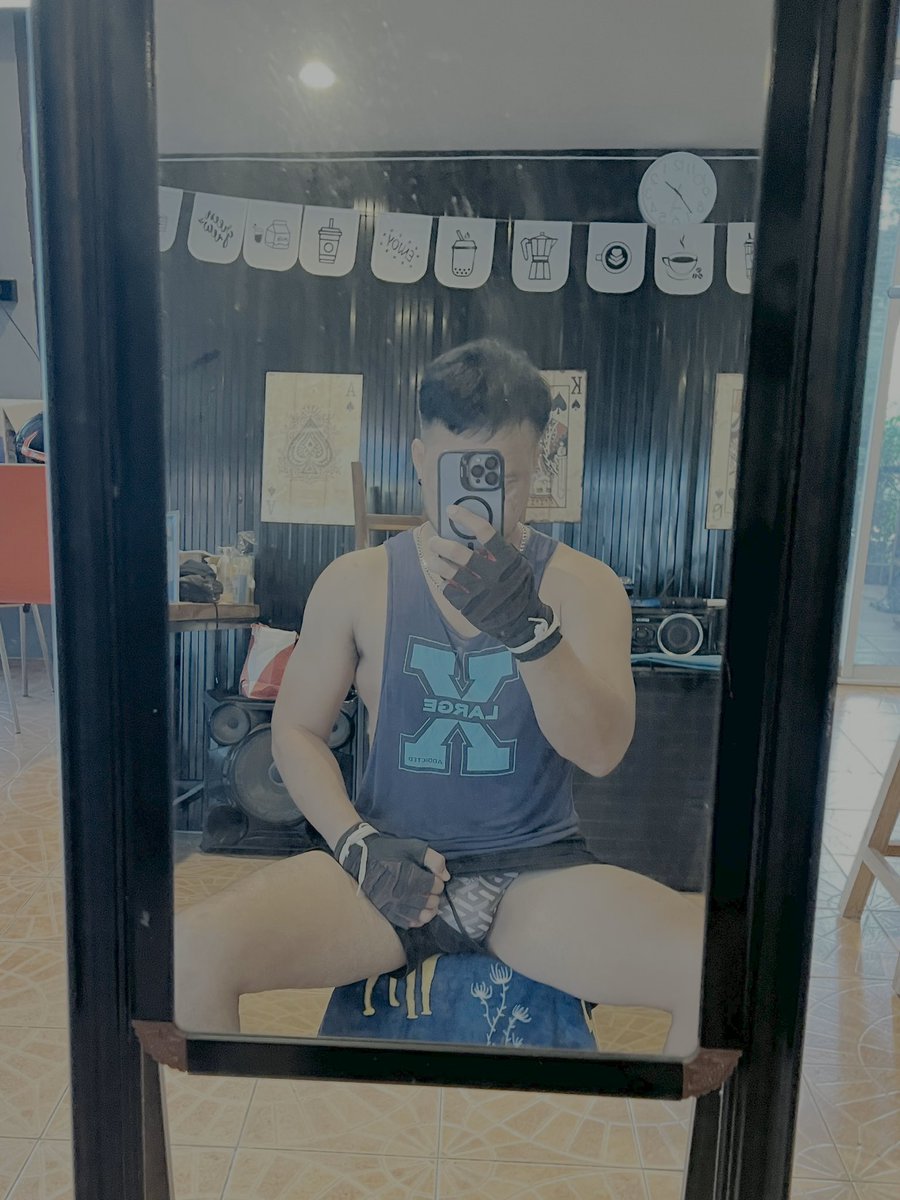NuengRatthaphat's tweet photo. มาออกกำลังกายกันคับ https://t.co/5OkLQoDONg