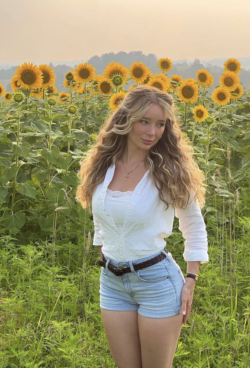 luckcral's tweet image. Blending strength and softness💫