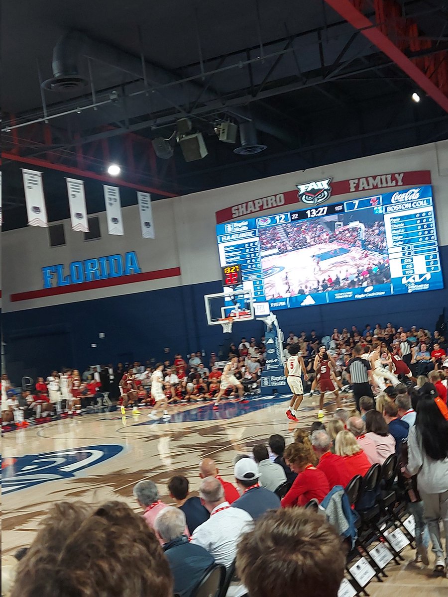 TheHox89's tweet photo. Go owls 🦉 https://t.co/2gXt6lqK69
