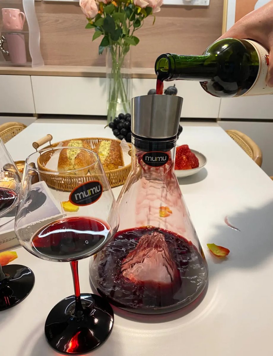 callumcjlong's tweet photo. I love this mumu Iceberg Decanter Set. Pouring red wine into the decanter, the liquid cascades down like a waterfall, as if a snow-capped mountain is hidden in a sea of ​​red.
#IcebergDecanter
#WineLovers
#RedWine
#WineArt
#DecanterSet
#WineEnthusiast
#ElegantServing
#WinePour
#LuxuryGlassware
#WineMoments
#SipInStyle
#WineDecor
#FineLiving
#WineCollection
#WaterfallPour