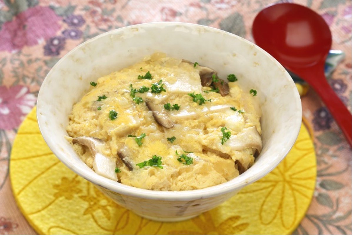 ＼ 11月5日は ＃いいたまごの日 🐣／
コリコリのきのことふわふわの卵の食感を楽しむ「 #エリンギ と #卵 のスープごはん」をご紹介🍄
心も身体も温まるこの時期におすすめの一品です✨

＊きのこやレシピへの質問はリプ欄へ↓↓
hokto-kinoko.co.jp/kinokorecipe/r…