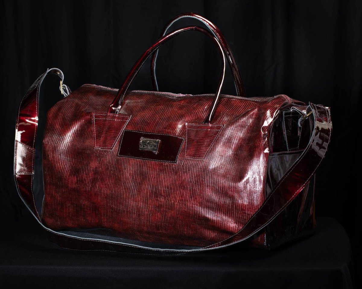 DLVisionMode's tweet image. Daniel Bernier, talentueux designer de mode, présentera le 7 novembre prochain au @mnbaq sa nouvelle collection de sacs exclusifs fabriqués à la main. Collection que j&apos;ai bien hâte de découvrir !   
#Fashion #DLVisionMode
R.P. @commjulie 
Informations👉 mnbaq.org/fondation/even…